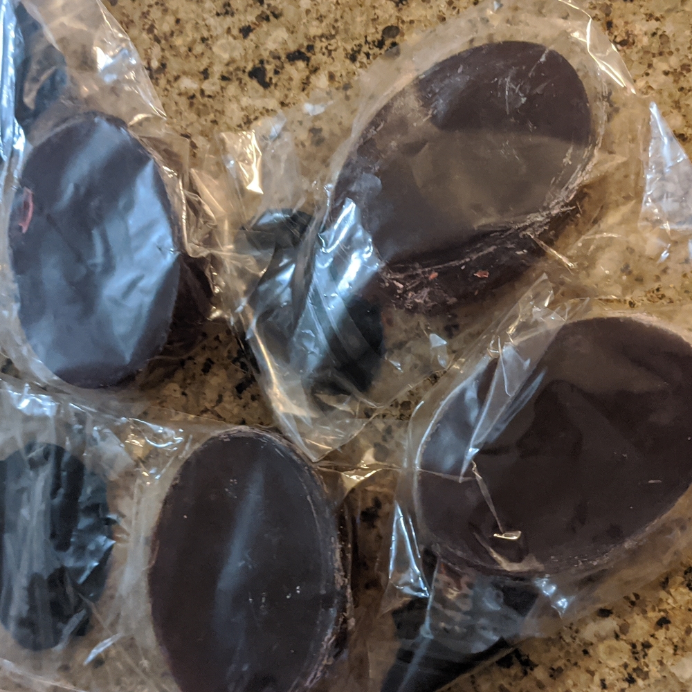 Beautiful embossed cranberry relish honey soaps - Picture 3 of 5